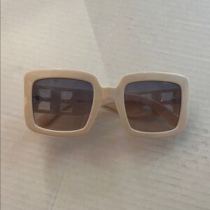 Soft pink Square Sunglasses with Logo Detail